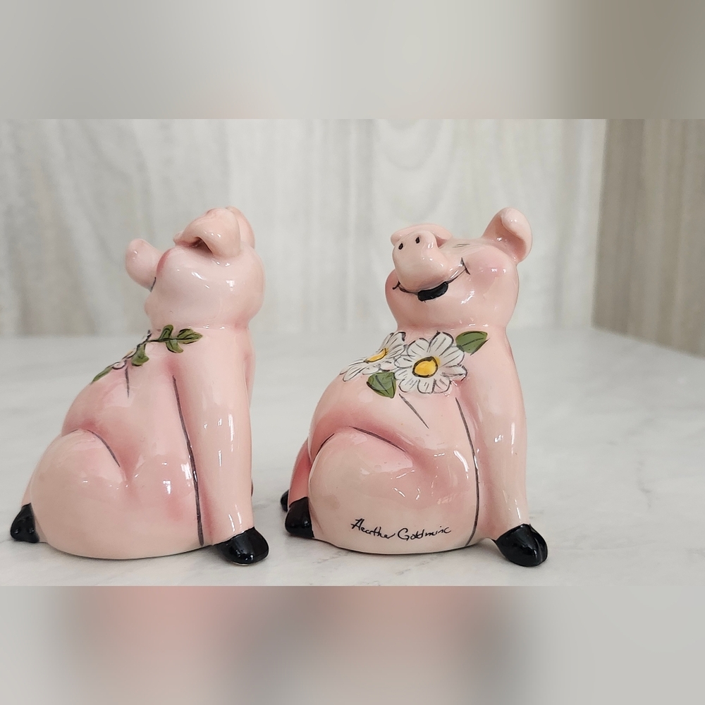 Hand Painted Pig Daisy Salt And Pepper Shakers Vintage Bkue Sky Heather Minc - Picture 11 of 12